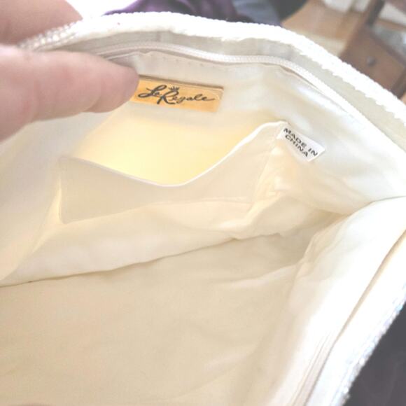 Vintage‎ La Regal White Iridescent Glass Beaded Evening Clutch Zip Top Closure - Picture 8 of 10